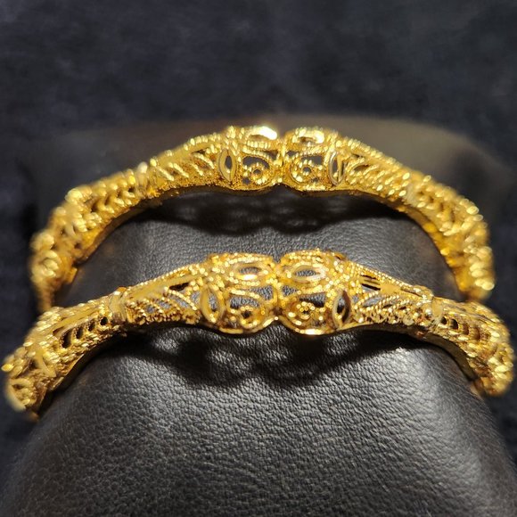 NWOT 24K GOLD-PLATED BRACELET BANGLES - Picture 2 of 3